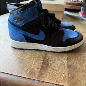Nike Air Jordan 1 Retro High Youth Suede Sneakers Blue